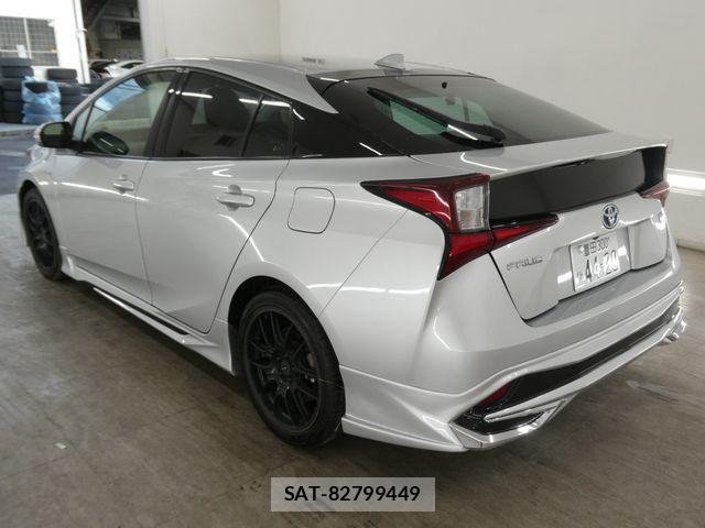 Toyota PRIUS 2019-08 7272722-1