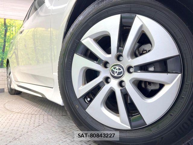 Toyota PRIUS 2017-05 7272718-12