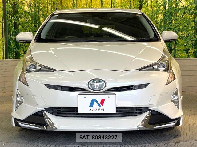 Toyota PRIUS 2017-05 7272718-13