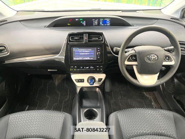 Toyota PRIUS 2017-05 7272718-1