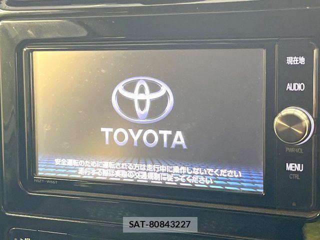 Toyota PRIUS 2017-05 7272718-3