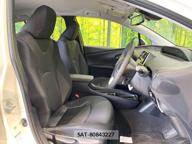 Toyota PRIUS 2017-05 7272718-7