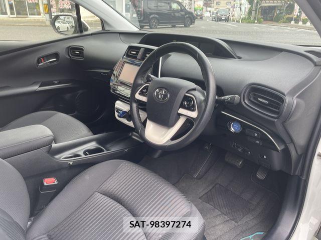 Toyota PRIUS 2016-03 7272732-10
