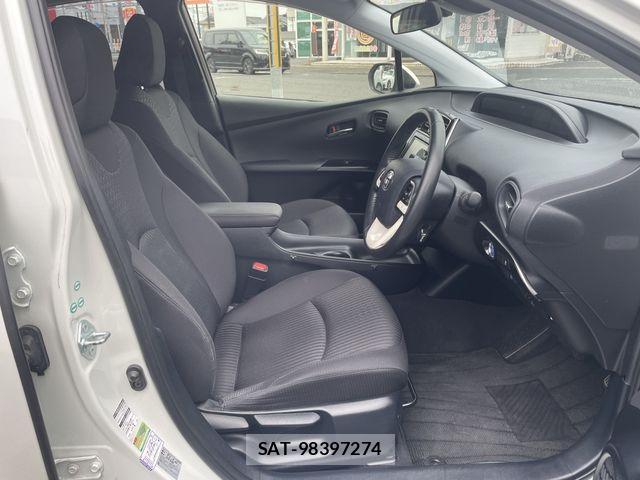 Toyota PRIUS 2016-03 7272732-11