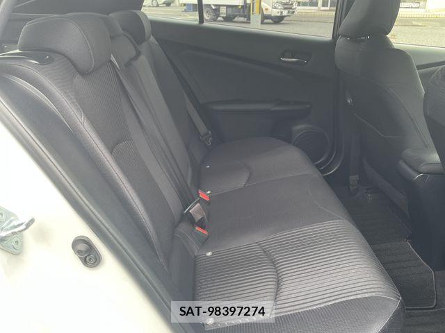 Toyota PRIUS 2016-03 7272732-12