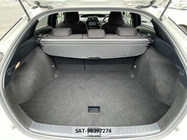 Toyota PRIUS 2016-03 7272732-14