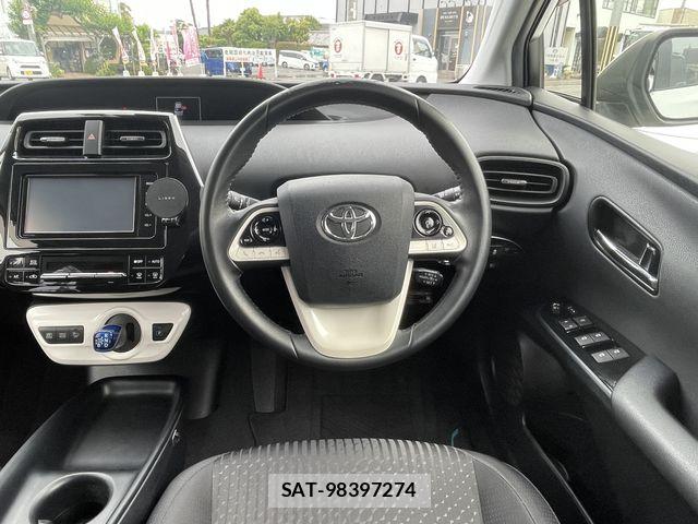 Toyota PRIUS 2016-03 7272732-18