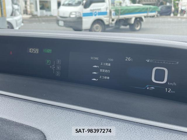 Toyota PRIUS 2016-03 7272732-19