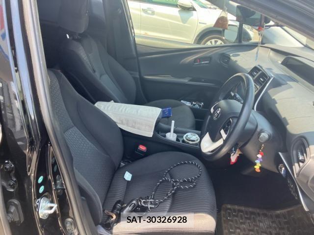 Toyota PRIUS 2017-10 7272727-9