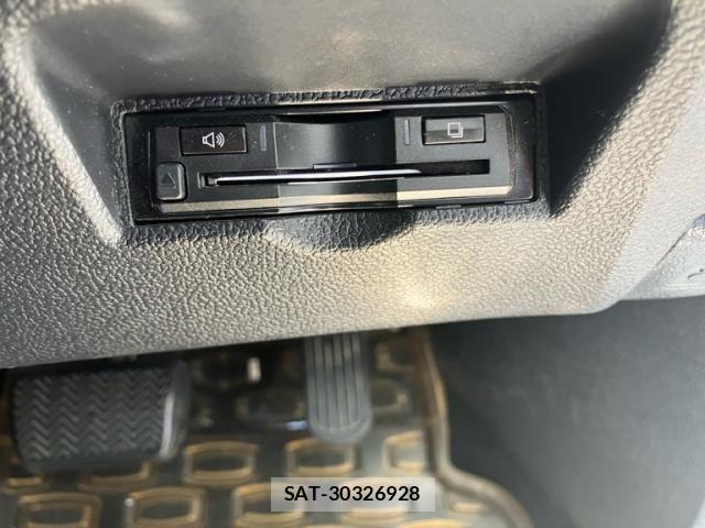 Toyota PRIUS 2017-10 7272727-14