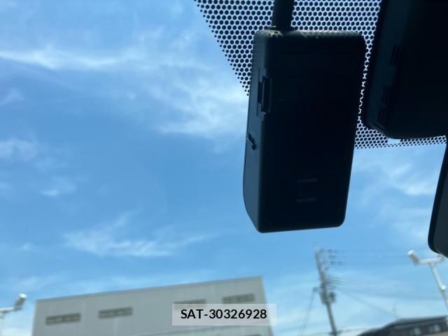 Toyota PRIUS 2017-10 7272727-20