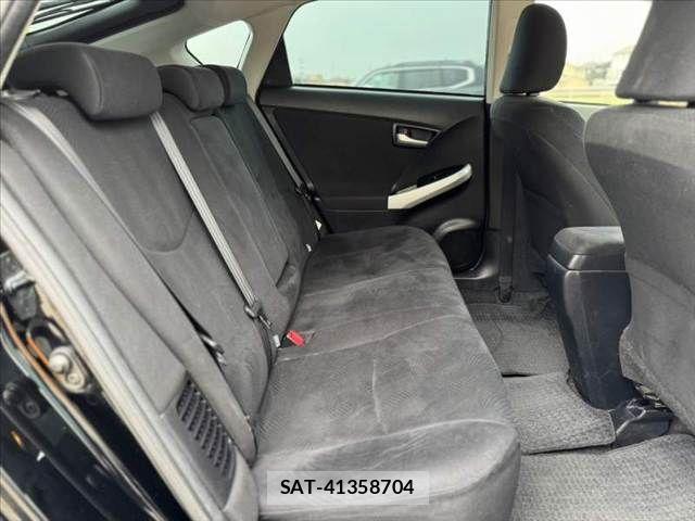 Toyota PRIUS 2014-01 7272737-18