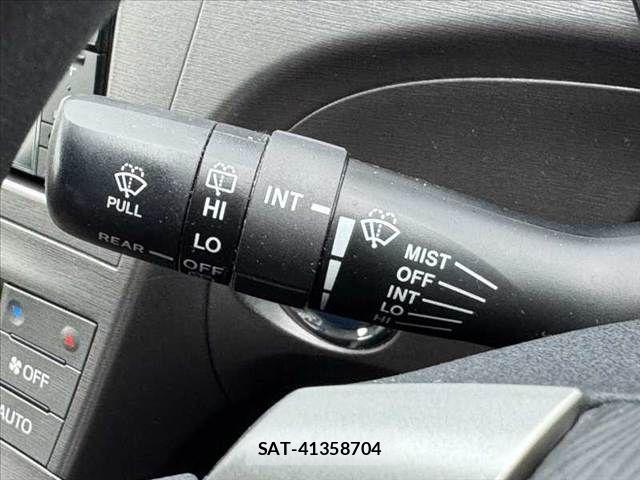 Toyota PRIUS 2014-01 7272737-24