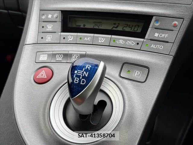 Toyota PRIUS 2014-01 7272737-6