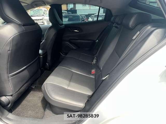Toyota PRIUS 2023-05 7272715-13