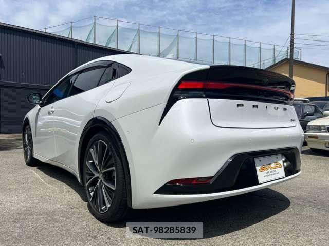 Toyota PRIUS 2023-05 7272715-27