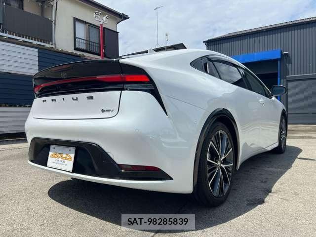 Toyota PRIUS 2023-05 7272715-28