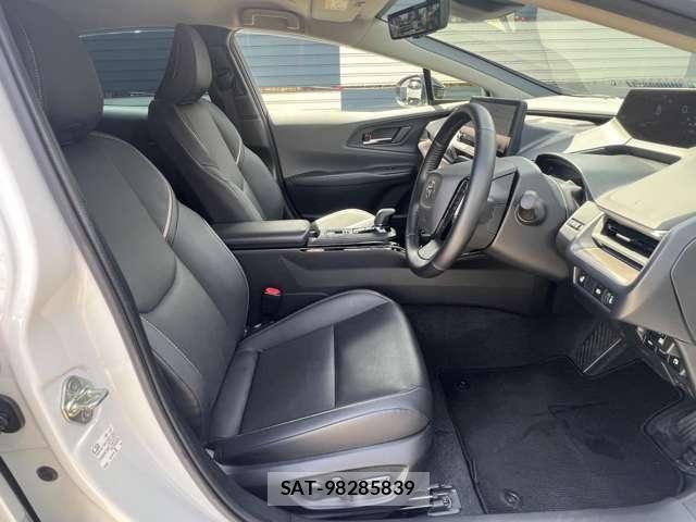 Toyota PRIUS 2023-05 7272715-7