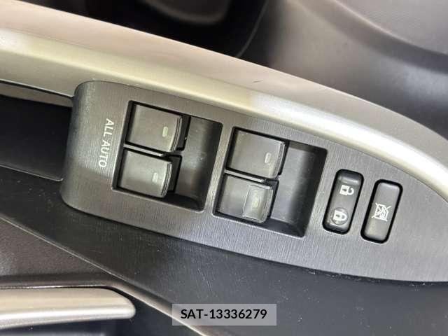 Toyota PRIUS 2015-12 7272738-14