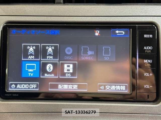 Toyota PRIUS 2015-12 7272738-17