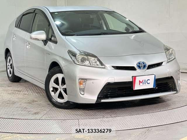 Toyota PRIUS 2015-12 7272738-1