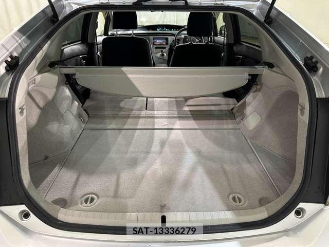 Toyota PRIUS 2015-12 7272738-27