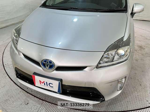 Toyota PRIUS 2015-12 7272738-28