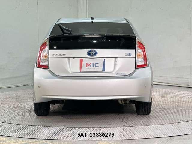 Toyota PRIUS 2015-12 7272738-5