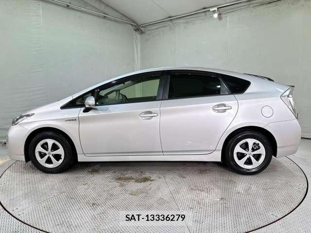 Toyota PRIUS 2015-12 7272738-7