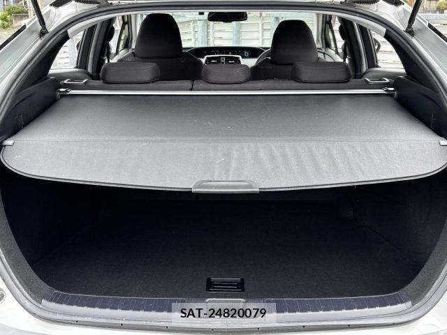 Toyota PRIUS 2018-02 7272726-11