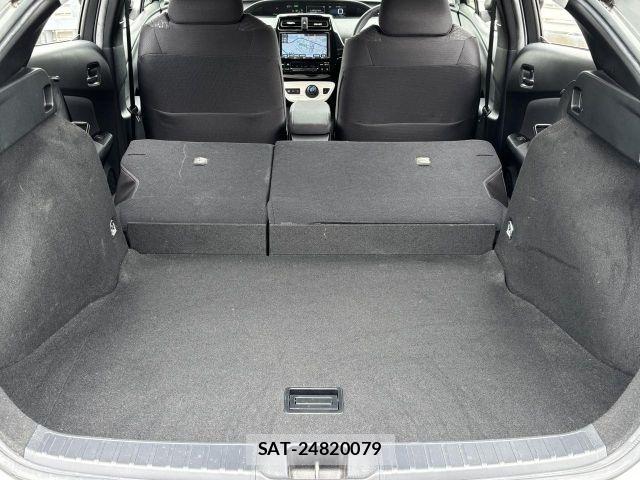 Toyota PRIUS 2018-02 7272726-12