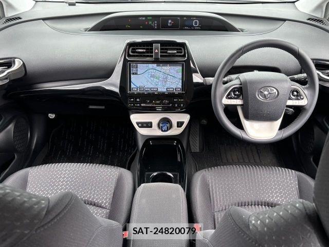 Toyota PRIUS 2018-02 7272726-1