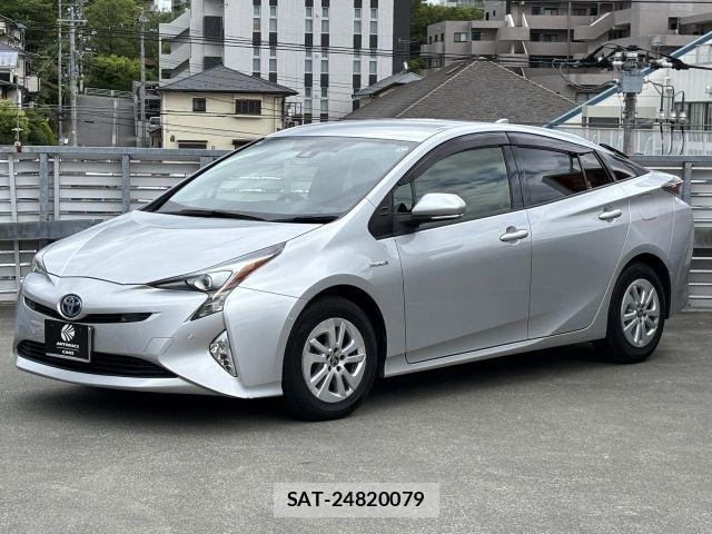 Toyota PRIUS 2018-02 7272726-21