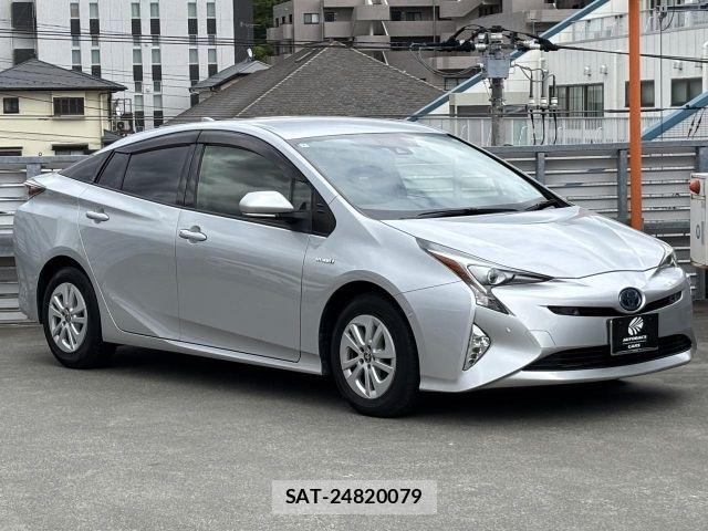 Toyota PRIUS 2018-02 7272726-23