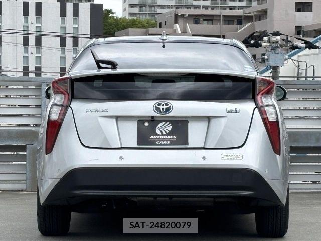 Toyota PRIUS 2018-02 7272726-25