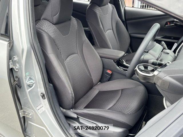Toyota PRIUS 2018-02 7272726-4