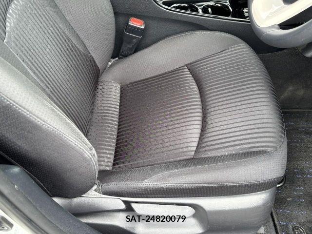 Toyota PRIUS 2018-02 7272726-5