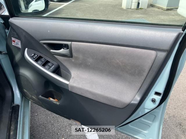 Toyota PRIUS 2010-02 7272739-10