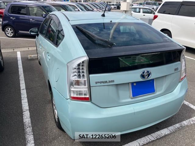 Toyota PRIUS 2010-02 7272739-2