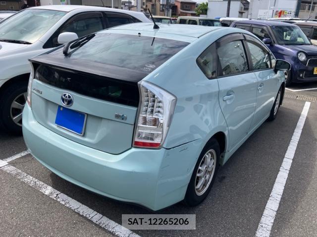 Toyota PRIUS 2010-02 7272739-3