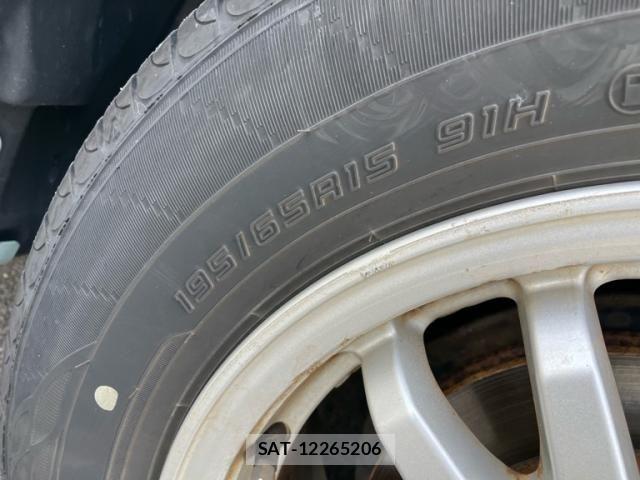 Toyota PRIUS 2010-02 7272739-6