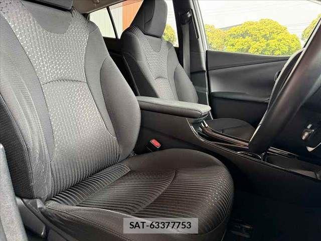 Toyota PRIUS 2017-05 7272729-15