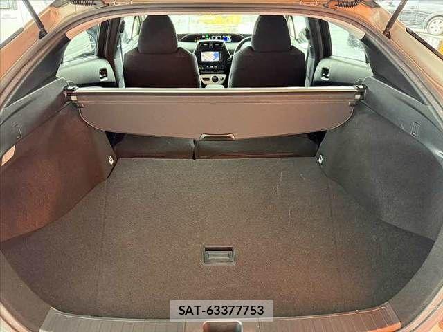 Toyota PRIUS 2017-05 7272729-20