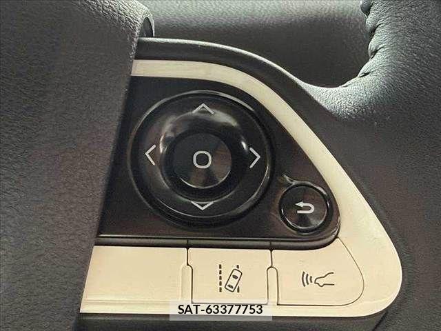 Toyota PRIUS 2017-05 7272729-22