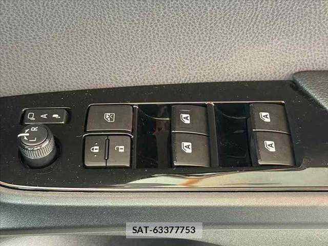 Toyota PRIUS 2017-05 7272729-25