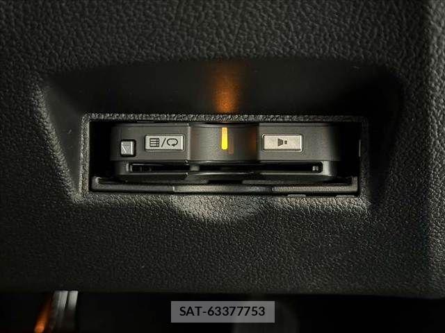Toyota PRIUS 2017-05 7272729-26