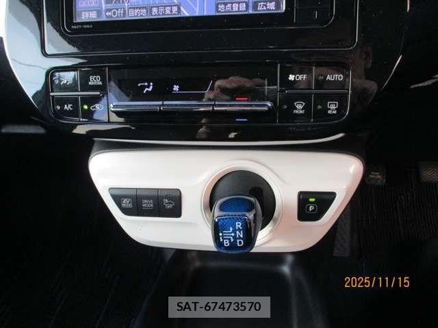 Toyota PRIUS 2016-05 7272720-13
