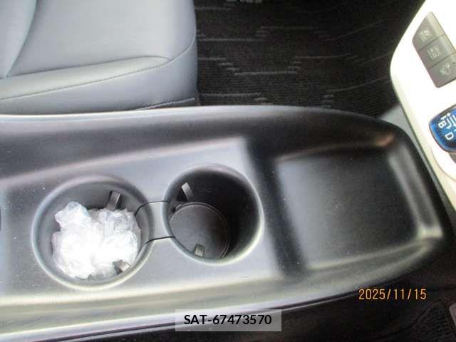 Toyota PRIUS 2016-05 7272720-14