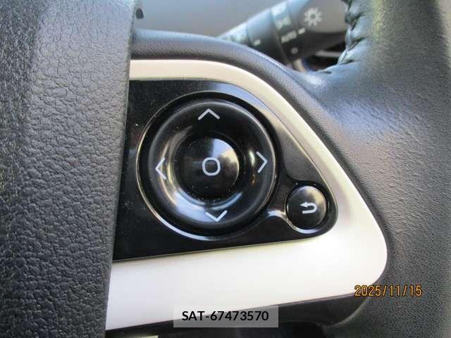 Toyota PRIUS 2016-05 7272720-15
