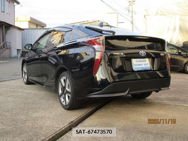 Toyota PRIUS 2016-05 7272720-5